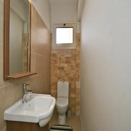Karaolis Imperial דירה *